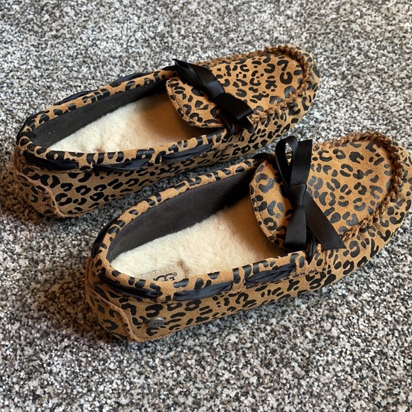 Like new Cheetah print Ugg Moccasins - Picture 7 of 10
